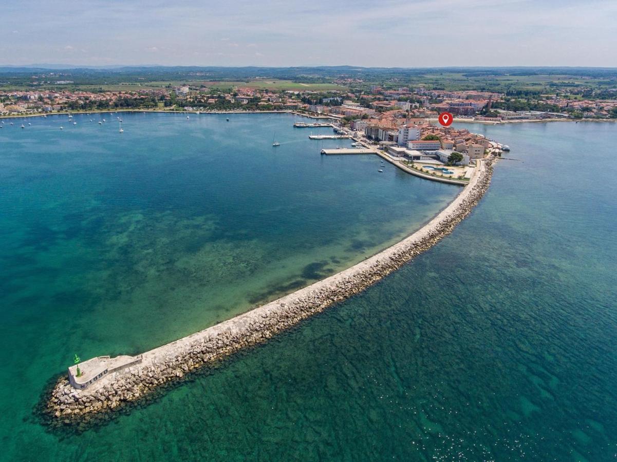 Old Town Apartments In Umag Exteriör bild