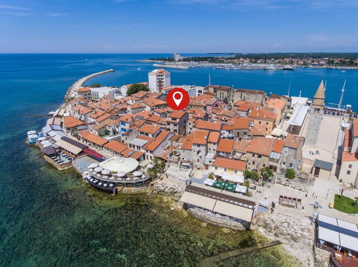 Old Town Apartments In Umag Exteriör bild