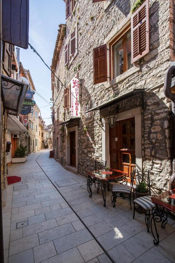 Old Town Apartments In Umag Exteriör bild