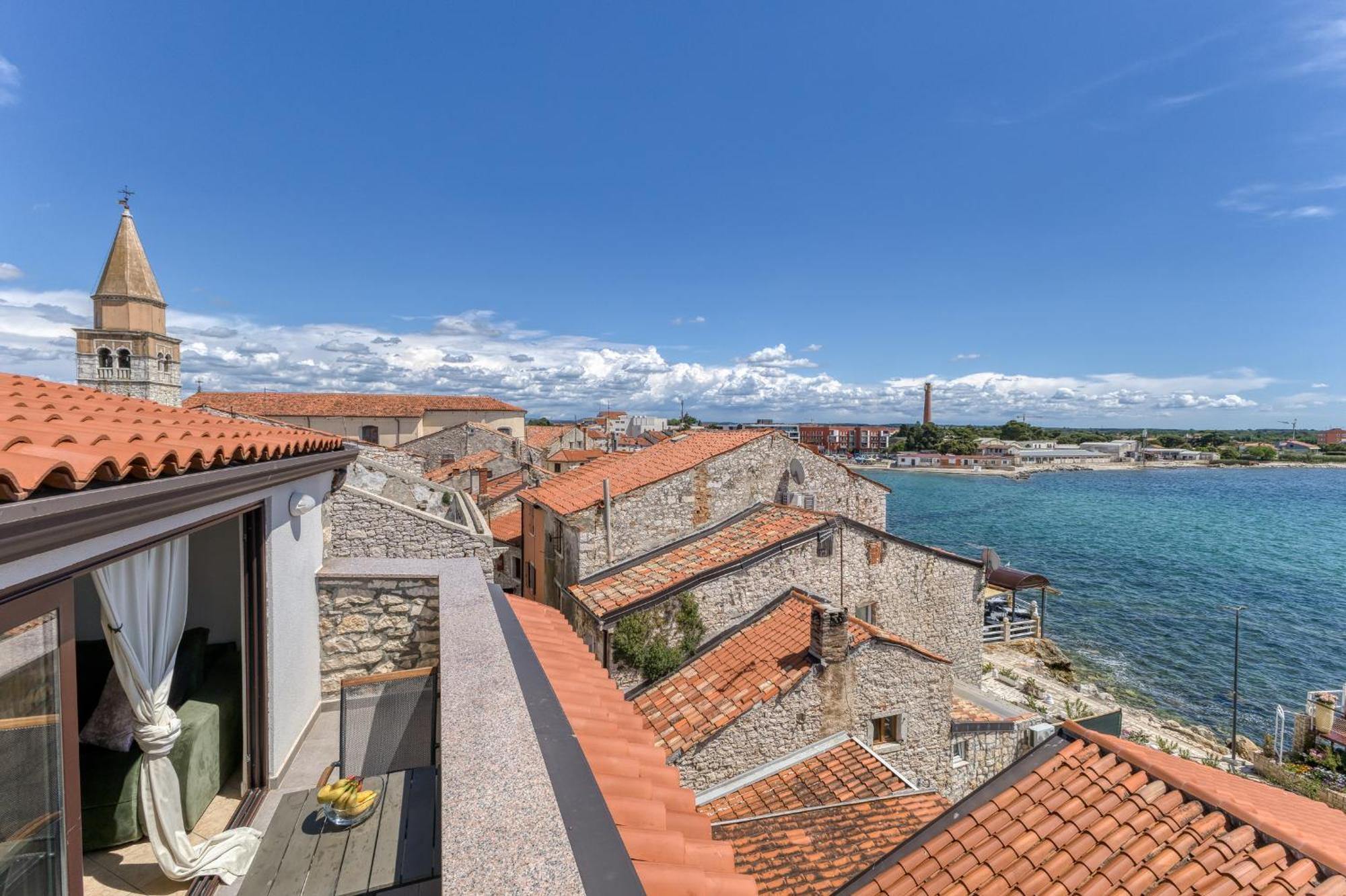 Old Town Apartments In Umag Exteriör bild