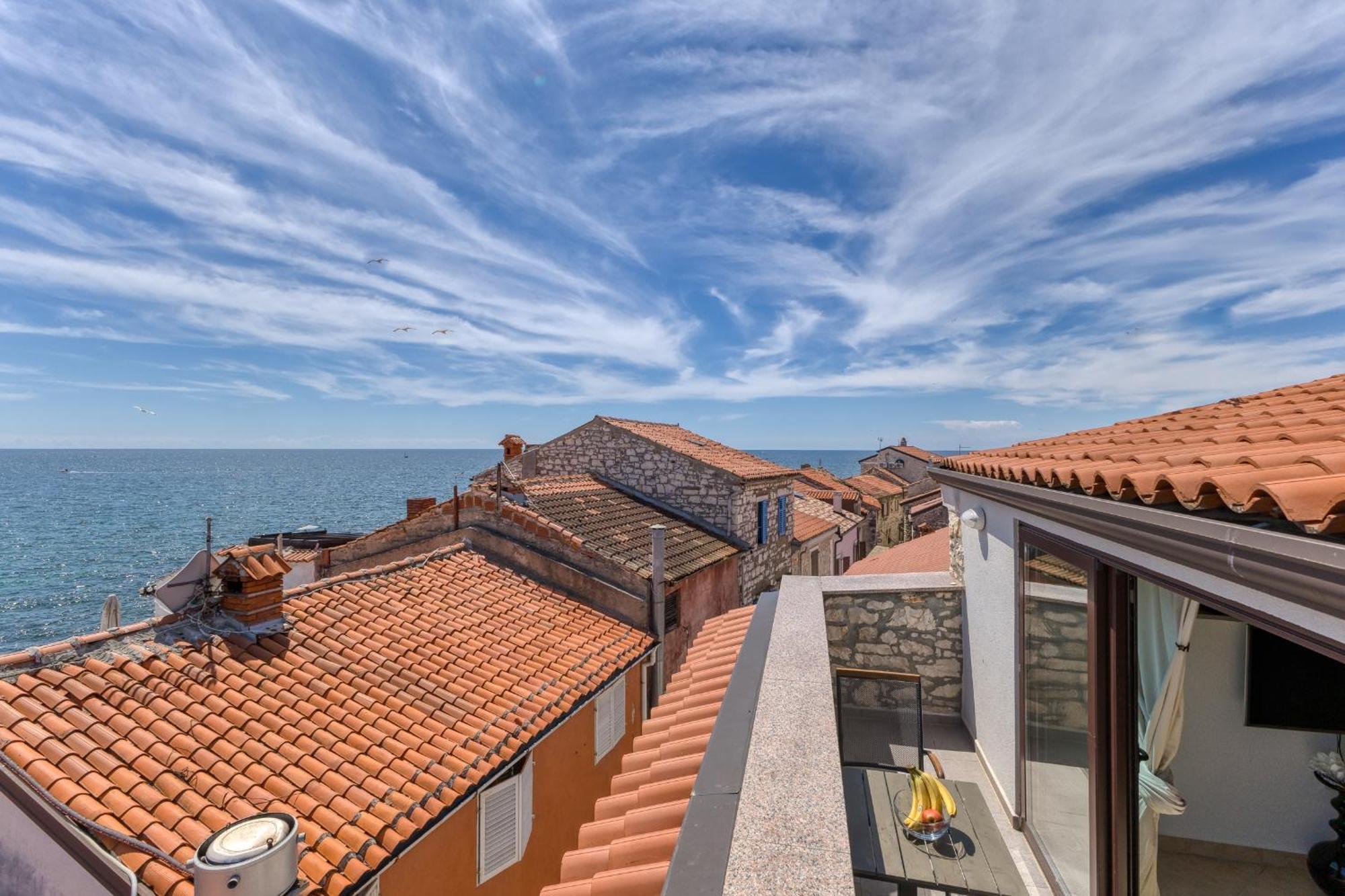 Old Town Apartments In Umag Exteriör bild